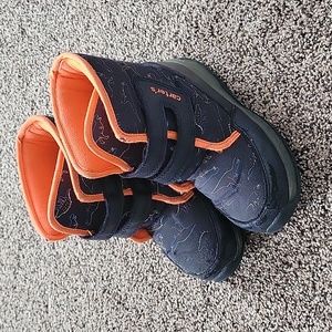 Carter's light up snow boots, boy size 12